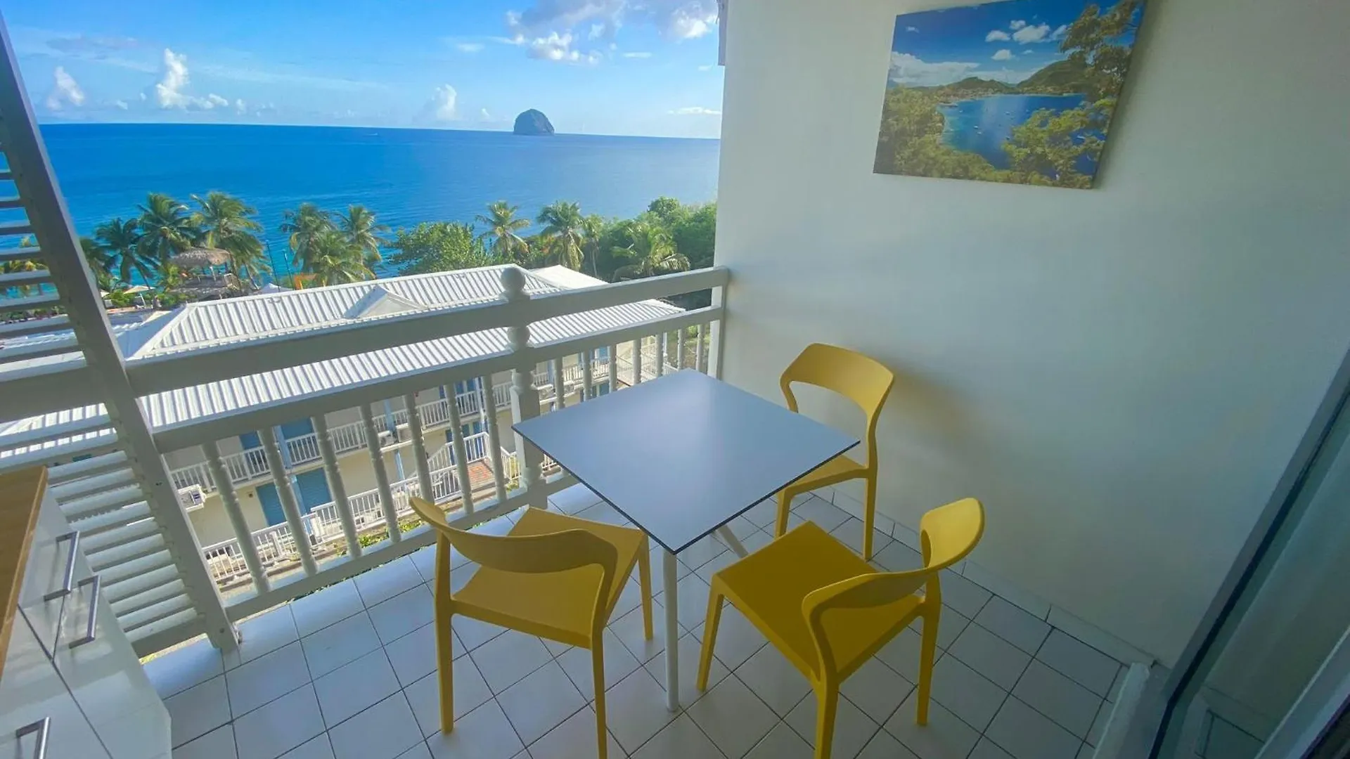 Apartment Ti Studio Coquet Vue Mer 180 Degres Face Diamant, Piscine De Standing Le Diamant Martinique